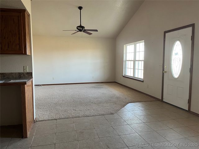 24118 E Howard Road, Morris, OK 74445