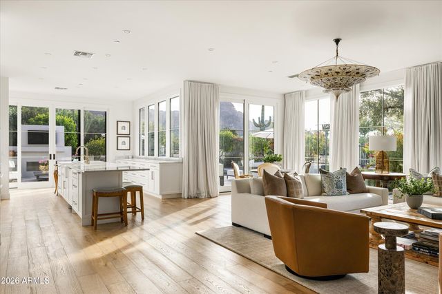 5635 E LINCOLN Drive 33, Paradise Valley, AZ 85253