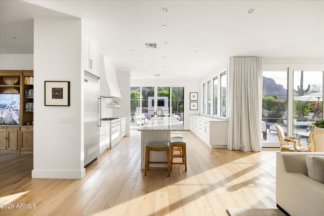 5635 E LINCOLN Drive 33, Paradise Valley, AZ 85253