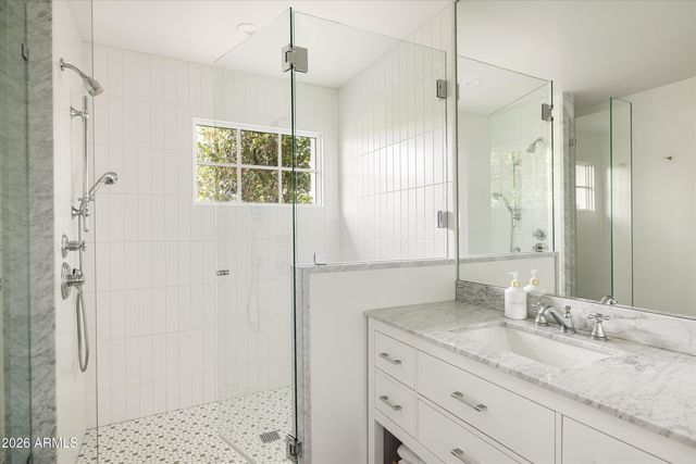 5635 E LINCOLN Drive 33, Paradise Valley, AZ 85253
