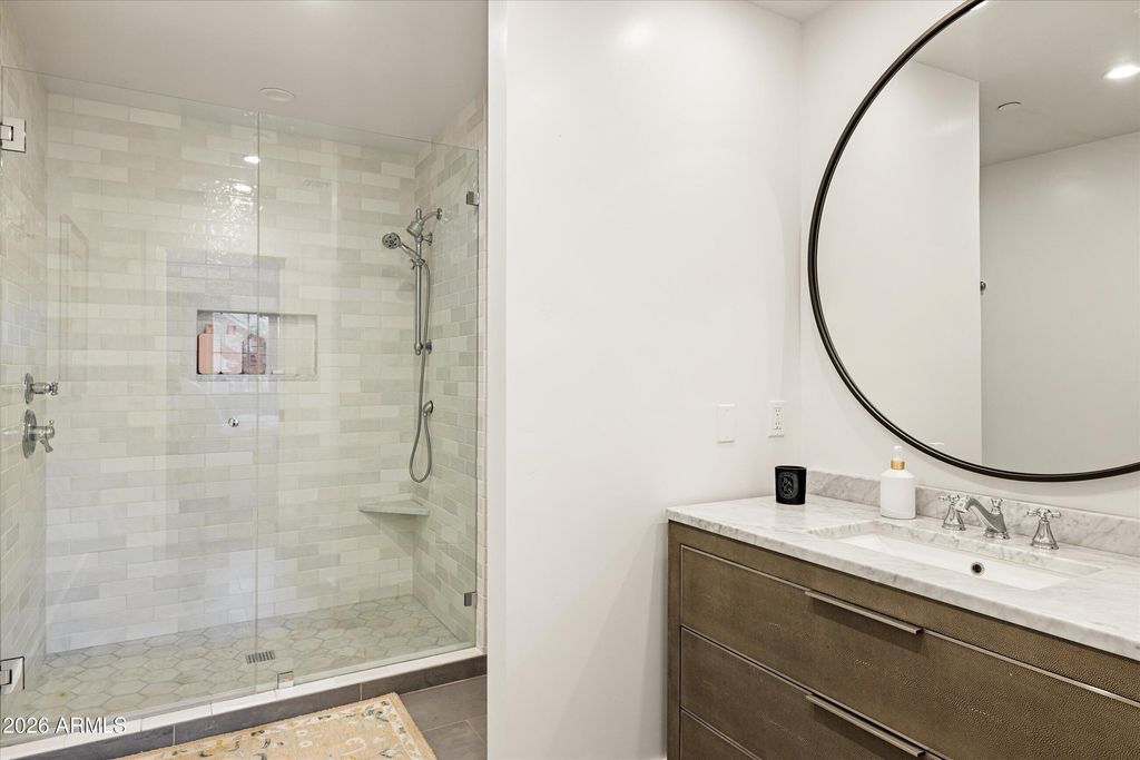 Image 29 of property listing at 5635 E LINCOLN Drive 33, Paradise Valley, AZ 85253