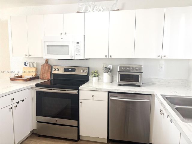 243 SW 6th Ln, Florida City, FL 33034