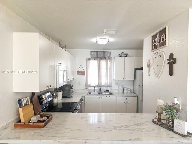 243 SW 6th Ln, Florida City, FL 33034