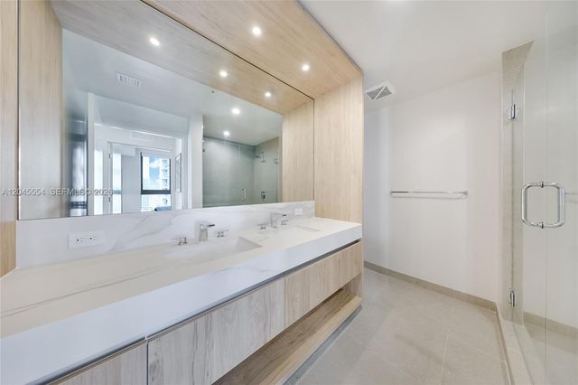 11 NE 6th St 3209, Miami, FL 33132
