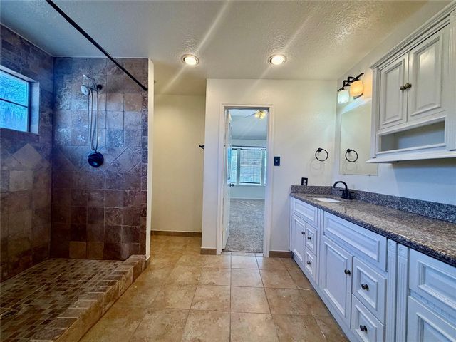 16907 Dusty Mill Drive W, Sugar Land, TX 77498