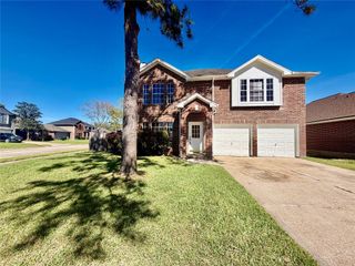 16907 Dusty Mill Drive W, Sugar Land, TX 77498