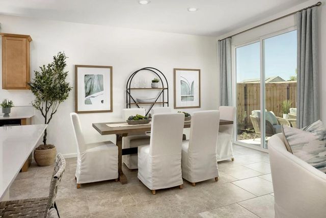 2047 Shoreline Dr, Riverbank, CA 95367
