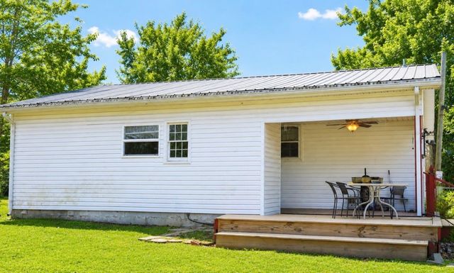 2067 Oak Grove Rd, Goodspring, TN 38460