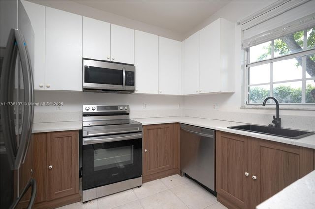 445 NE 21st Ave, Homestead, FL 33033