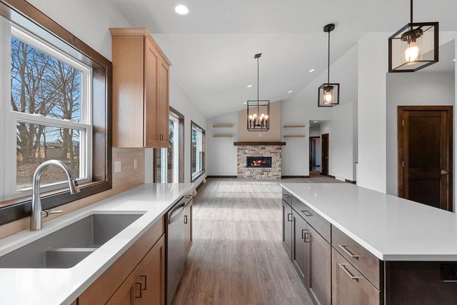 4631 Ridge COURT, Manitowoc, WI 54220