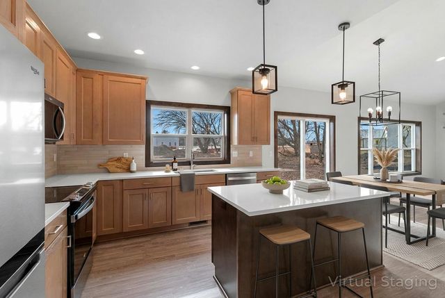 4631 Ridge COURT, Manitowoc, WI 54220