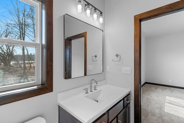 4631 Ridge COURT, Manitowoc, WI 54220