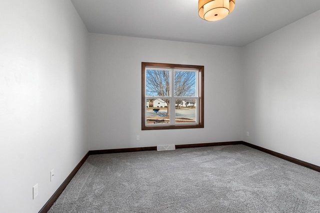 4631 Ridge COURT, Manitowoc, WI 54220