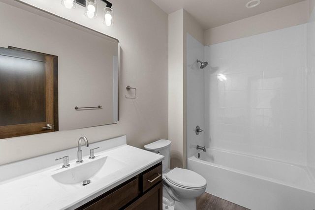 4631 Ridge COURT, Manitowoc, WI 54220