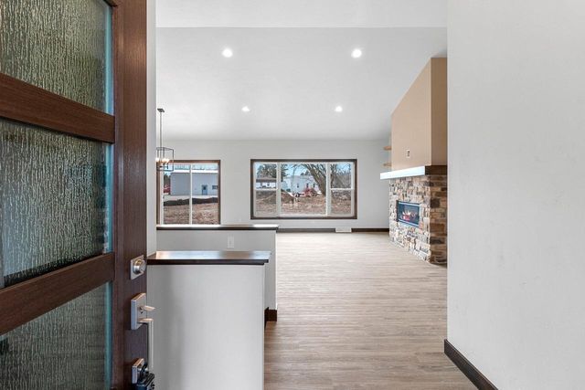 4631 Ridge COURT, Manitowoc, WI 54220