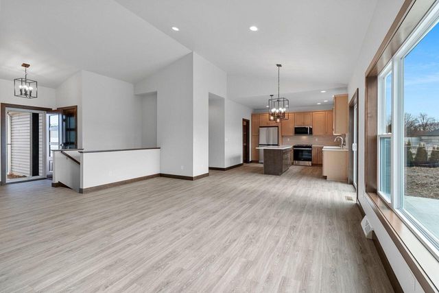 4631 Ridge COURT, Manitowoc, WI 54220