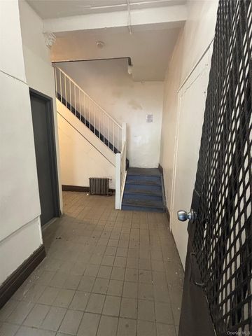 735 Knickerbocker Avenue, Brooklyn, NY 11221