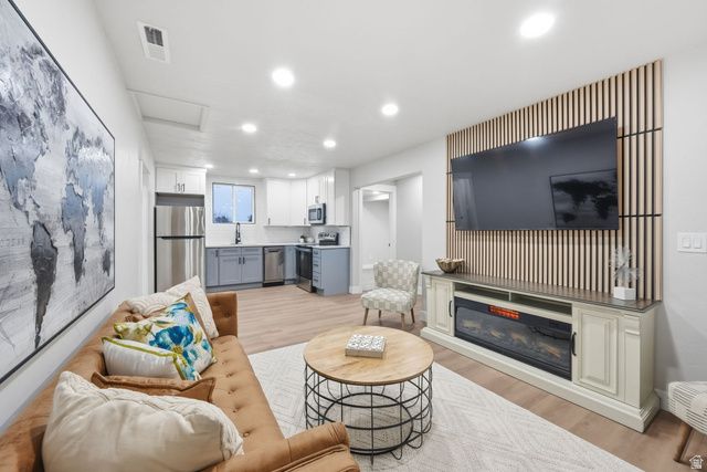 4736 W 5215 S, Kearns, UT 84118