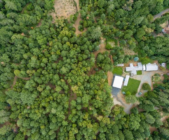 5461 Riverbanks Road, Grants Pass, OR 97527