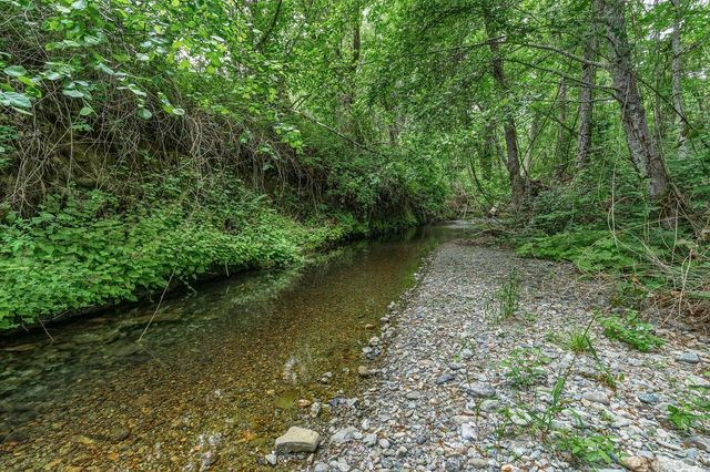 5461 Riverbanks Road, Grants Pass, OR 97527