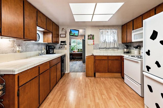 5461 Riverbanks Road, Grants Pass, OR 97527