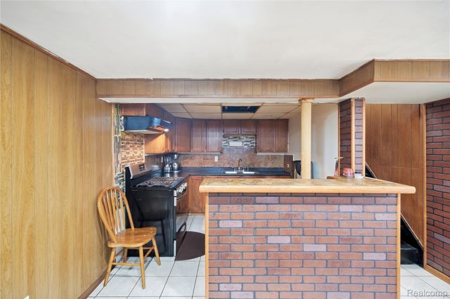 29103 Barkley Street, Livonia, MI 48154