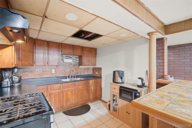 29103 Barkley Street, Livonia, MI 48154
