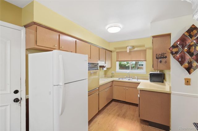 29103 Barkley Street, Livonia, MI 48154