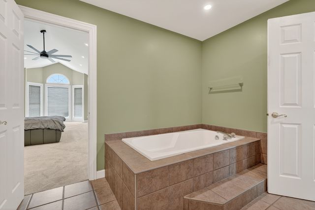 1920 Jester Lane, Algonquin, IL 60102