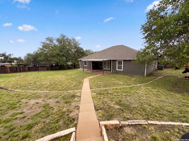 130 LOG CABIN WAY, Poteet, TX 78065