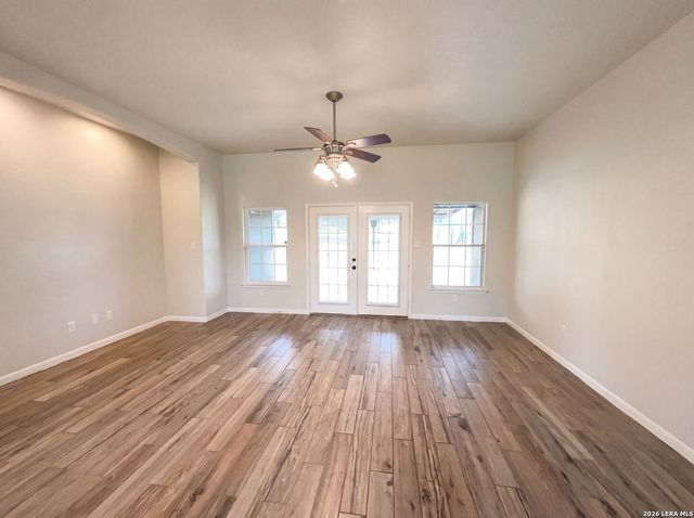 130 LOG CABIN WAY, Poteet, TX 78065