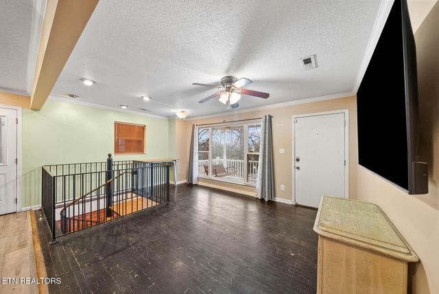 111 Old Evacuation Lane, Oliver Springs, TN 37840