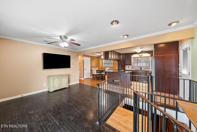 111 Old Evacuation Lane, Oliver Springs, TN 37840