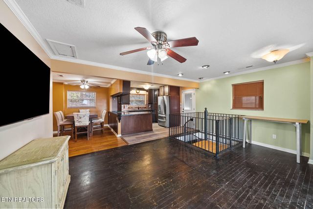 111 Old Evacuation Lane, Oliver Springs, TN 37840