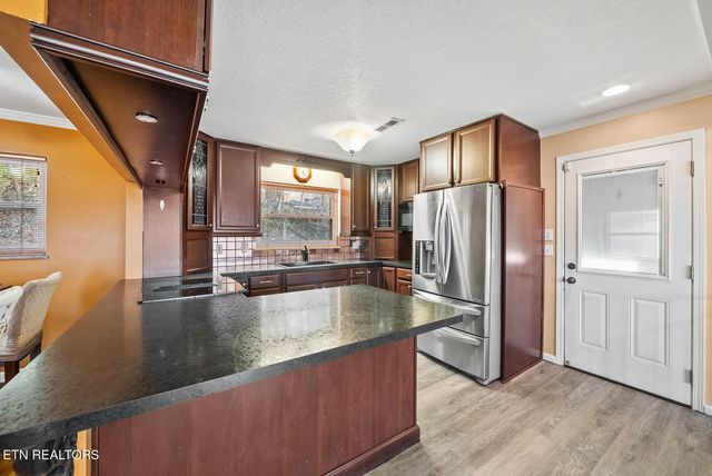 111 Old Evacuation Lane, Oliver Springs, TN 37840