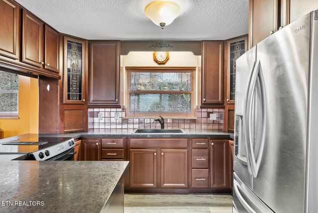 111 Old Evacuation Lane, Oliver Springs, TN 37840