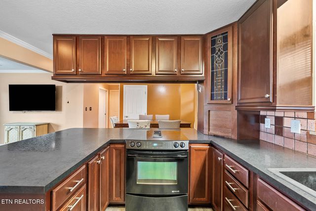 111 Old Evacuation Lane, Oliver Springs, TN 37840