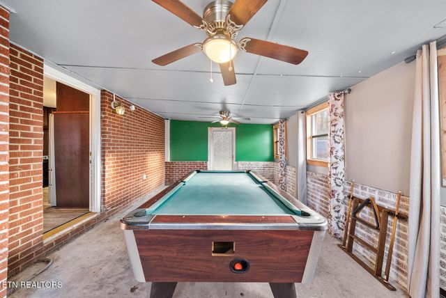 111 Old Evacuation Lane, Oliver Springs, TN 37840