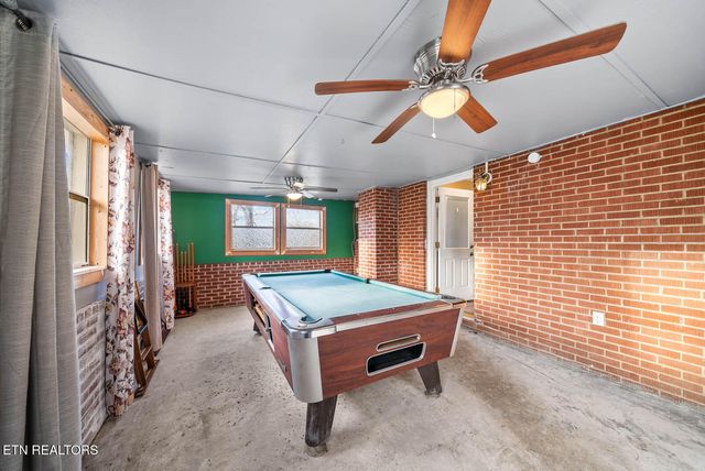 111 Old Evacuation Lane, Oliver Springs, TN 37840