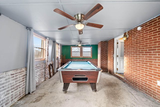 111 Old Evacuation Lane, Oliver Springs, TN 37840