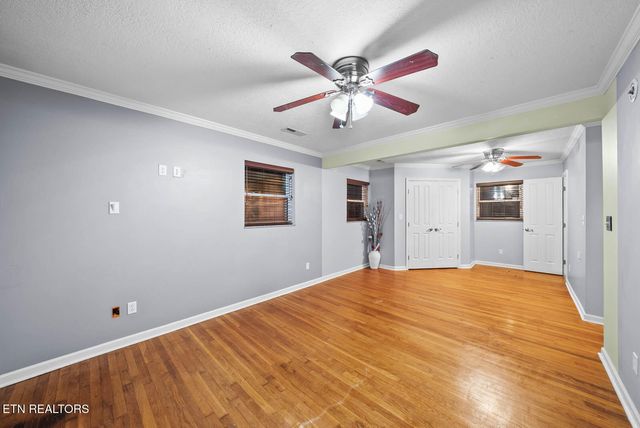 111 Old Evacuation Lane, Oliver Springs, TN 37840