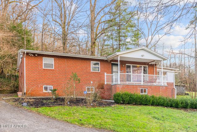 111 Old Evacuation Lane, Oliver Springs, TN 37840