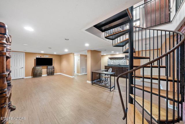 111 Old Evacuation Lane, Oliver Springs, TN 37840