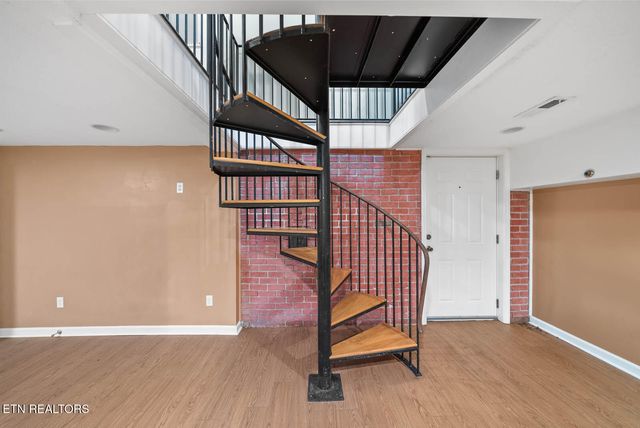 111 Old Evacuation Lane, Oliver Springs, TN 37840