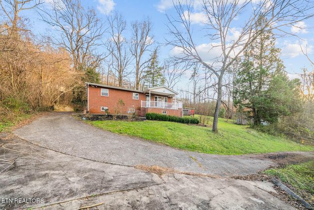 111 Old Evacuation Lane, Oliver Springs, TN 37840