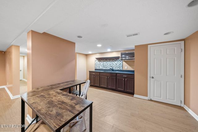 111 Old Evacuation Lane, Oliver Springs, TN 37840