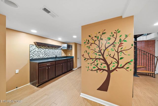 111 Old Evacuation Lane, Oliver Springs, TN 37840