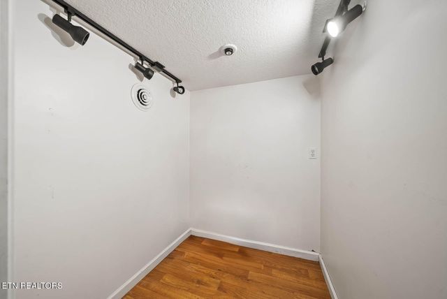 111 Old Evacuation Lane, Oliver Springs, TN 37840