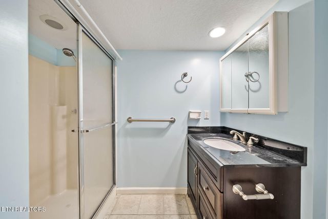 111 Old Evacuation Lane, Oliver Springs, TN 37840