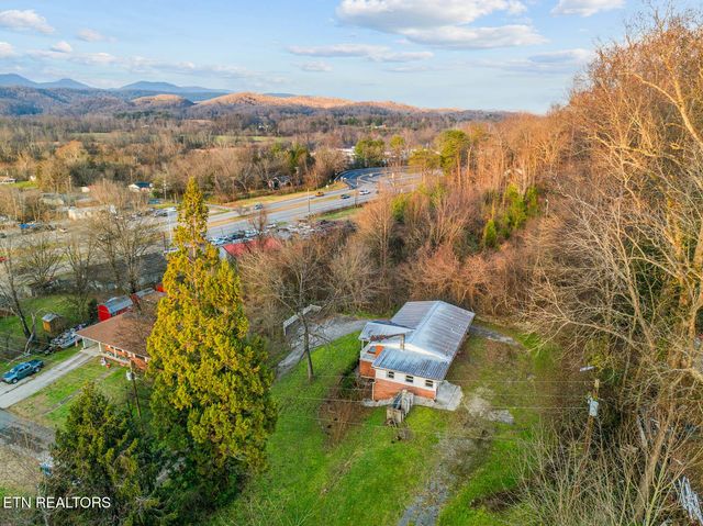 111 Old Evacuation Lane, Oliver Springs, TN 37840